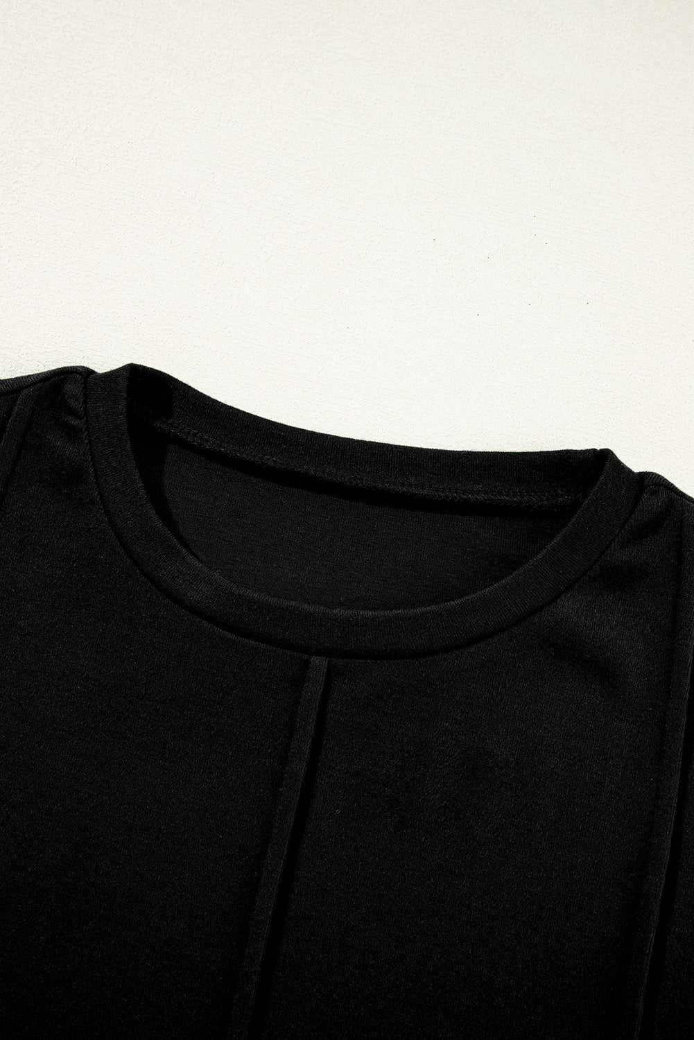 Black Solid Exposed Seam Crew Neck Long Sleeve Top