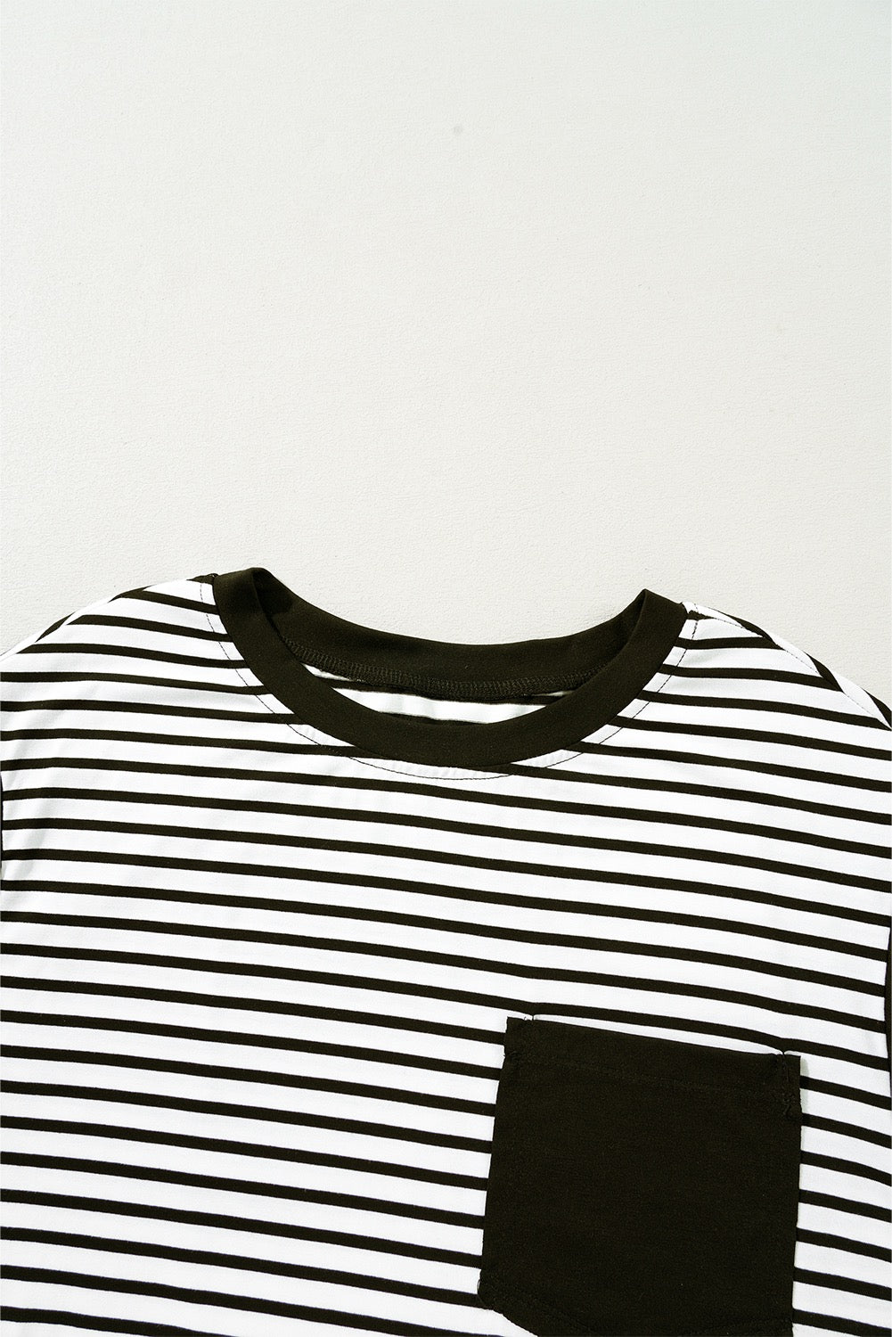 Black Stripe Chest Pocket Patch Round Neck Sleeveless Top
