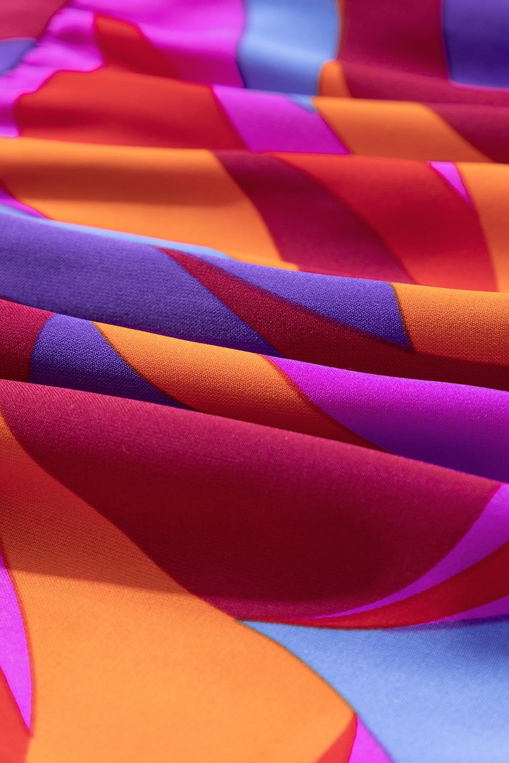 Abstract Maxi