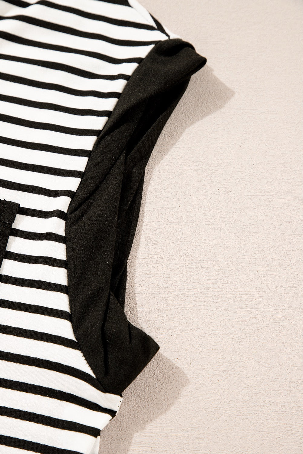 Black Stripe Chest Pocket Patch Round Neck Sleeveless Top