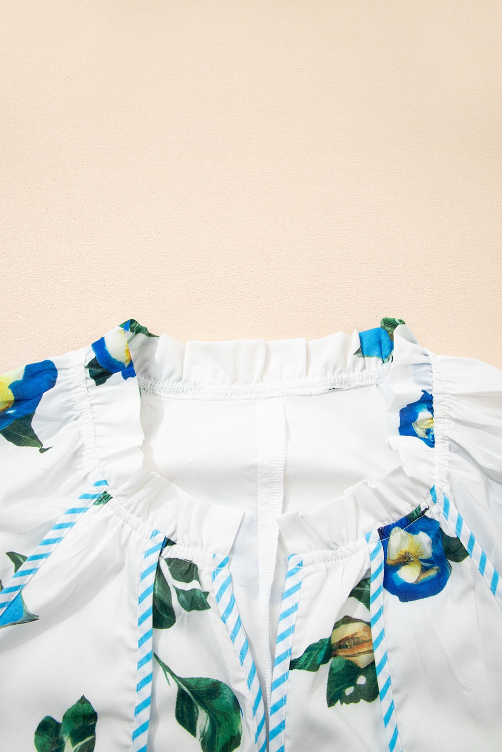 White Plus Size Floral Short Puff Sleeve Contrast Tie V Neck Dress