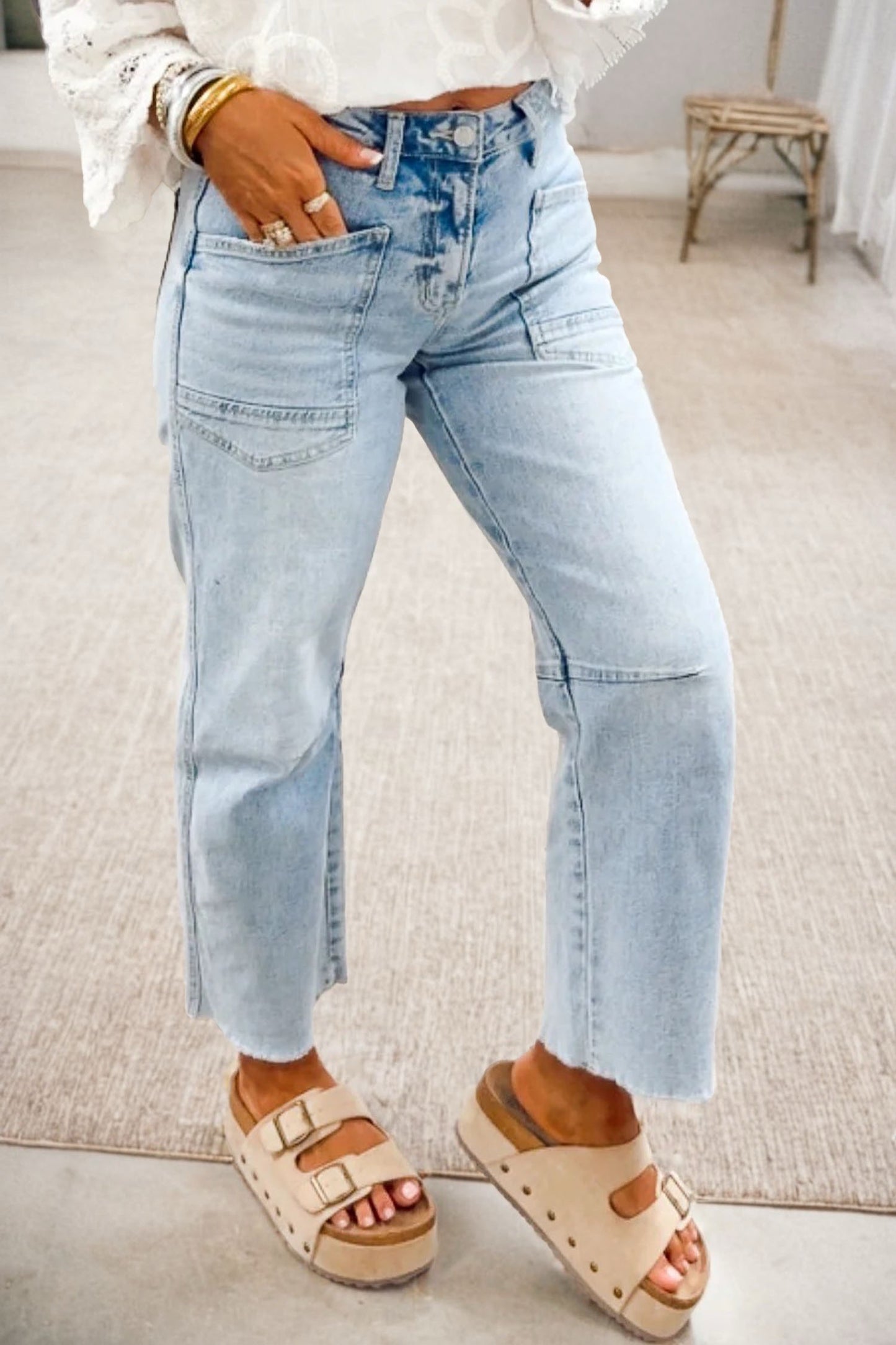 Frayed Cropped Straight Jeans