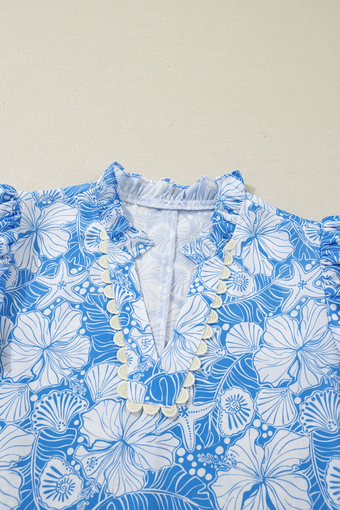 Blue Floral Print Scalloped Trim V Neck Short Sleeve Blouse
